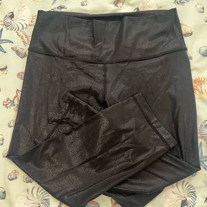 Lululemon black shiny leggings size 10